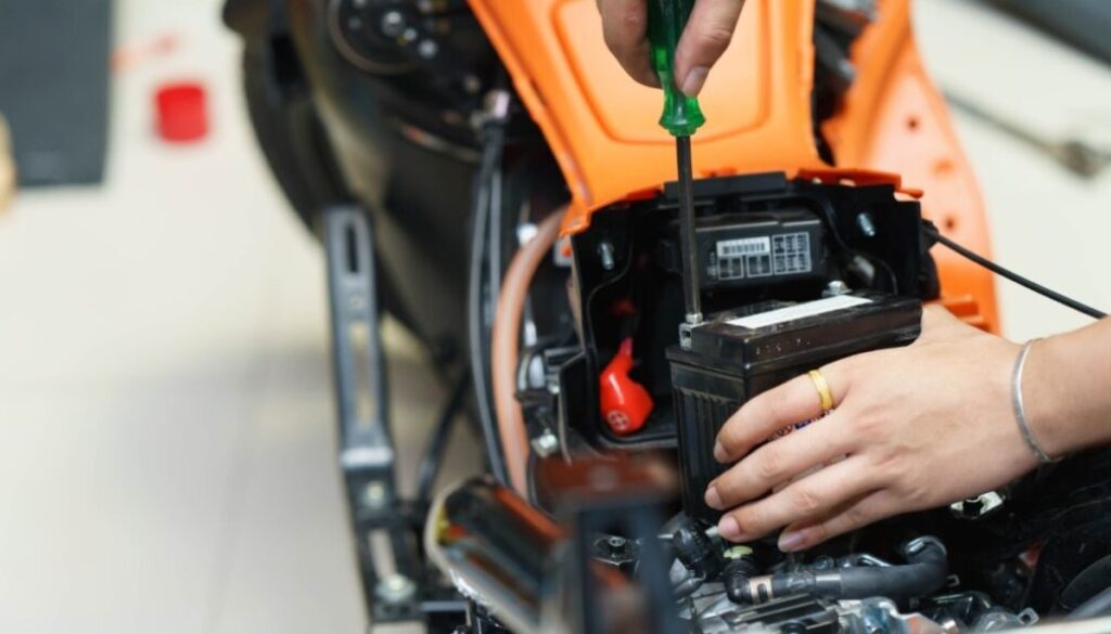 Tips-Cara-Merawat-Sepeda-Motor-Listrik